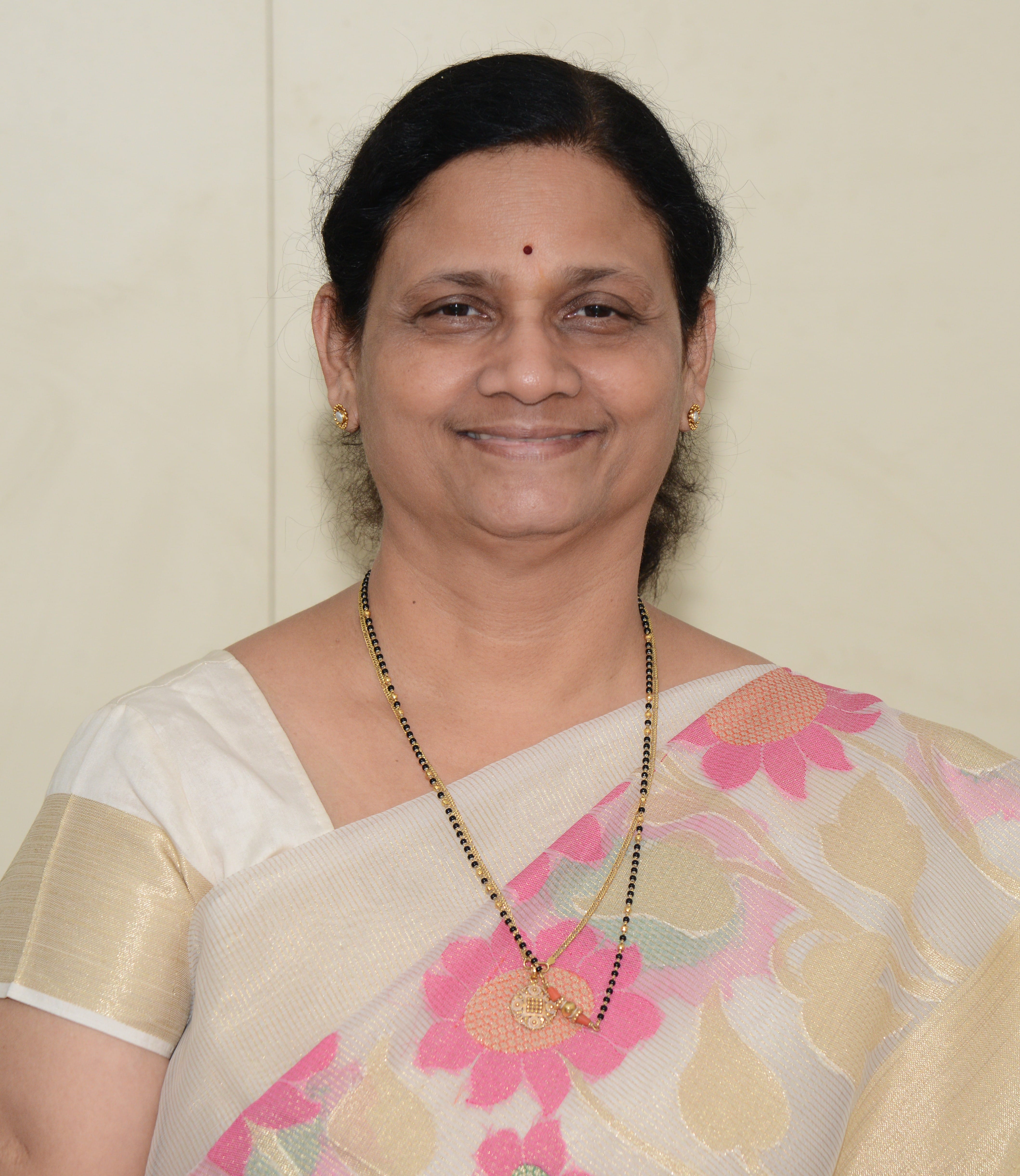 Dr. Mrs. Manisha Naik.(H.O.D)#Associate Professor #Commerce